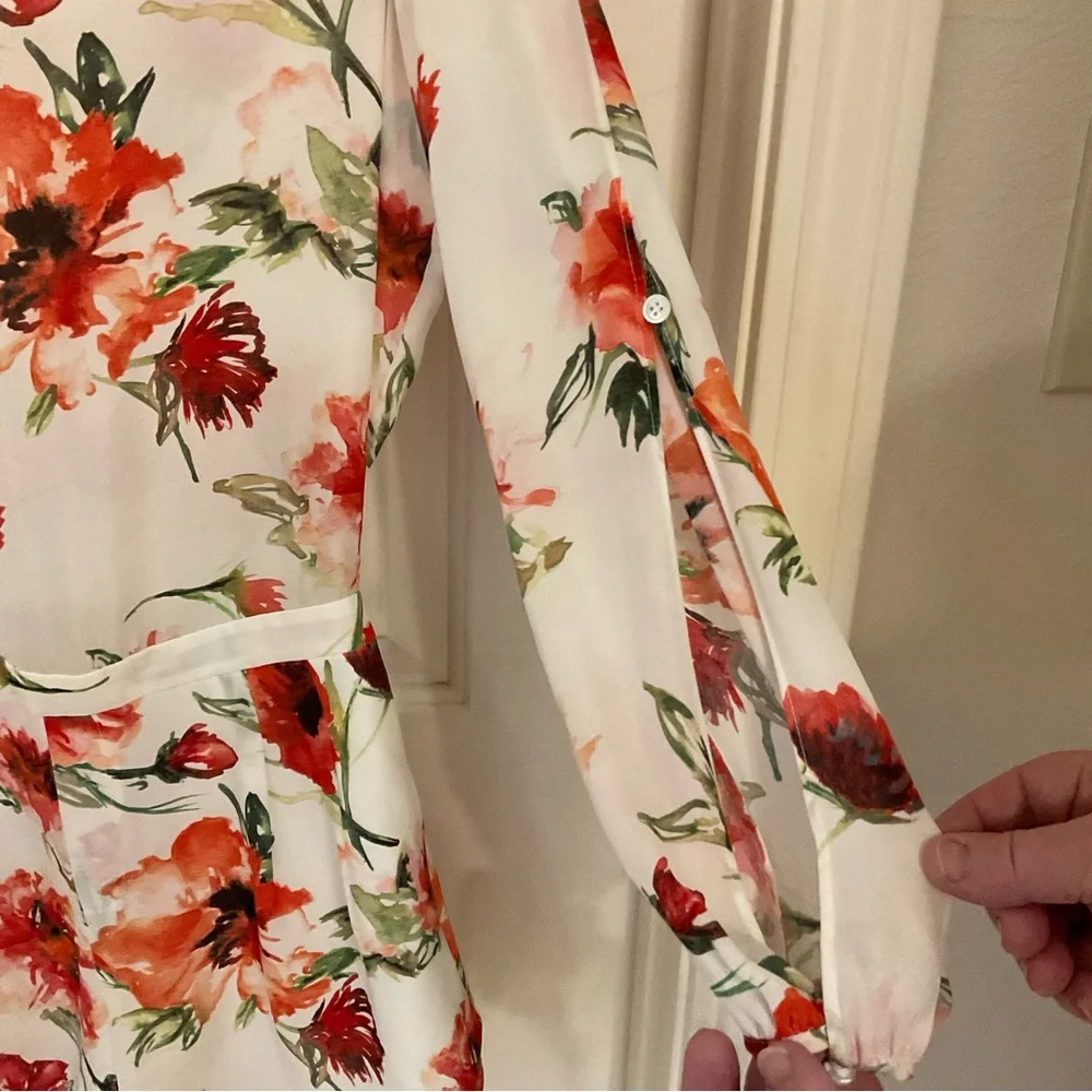 Haute Hippie silk floral romper shorts, long sleeves, v-neck.  Darling!  Size XS - Picture 13 of 16